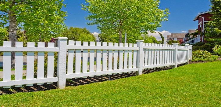 How to Install Fence Rails for Your Property