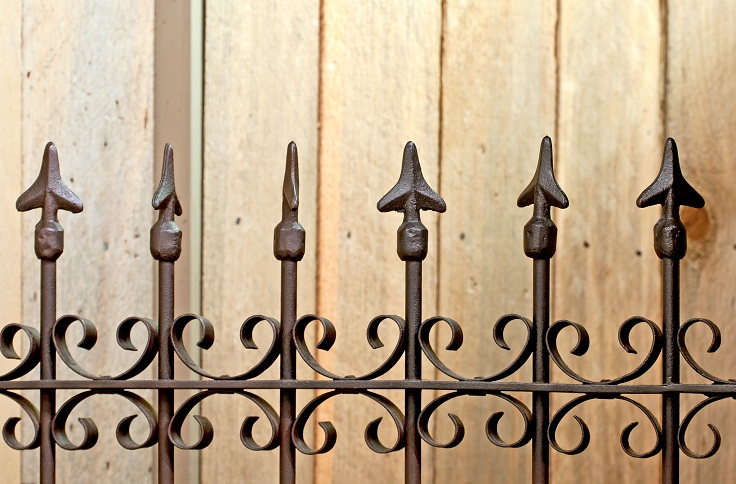 5 Fascinating Custom Metal Fence Ideas