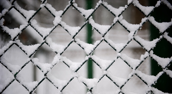 5 Easy Winter Maintenance Tips for Your Chain Link Fence