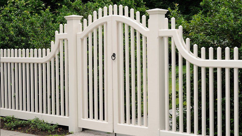 Decorate your white fence
