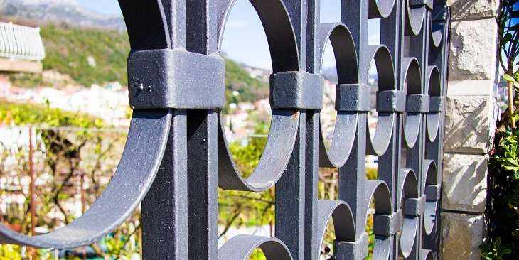 The 5's of Iron Fence Designs You Should Look Out for